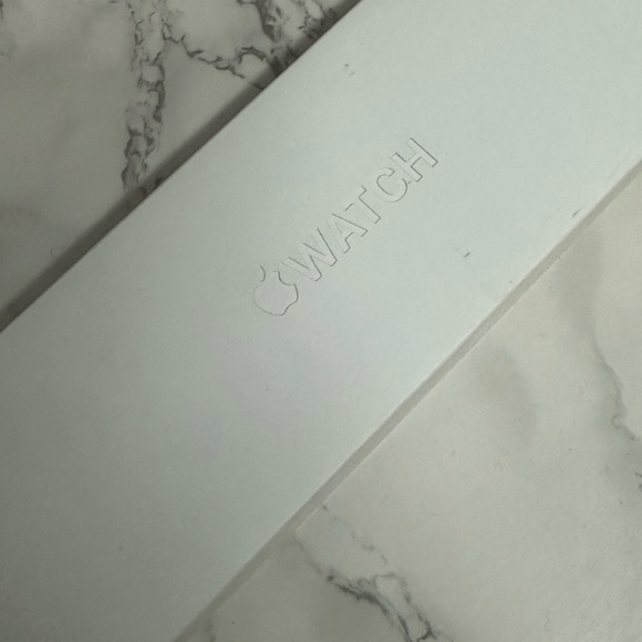 Gold apple Watch - Picture 2 of 4